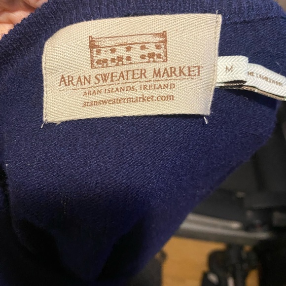 ARAN Extra Fine Lambswool Vneck Sweater Dark Blue Sweater Ireland EUC - Picture 3 of 3